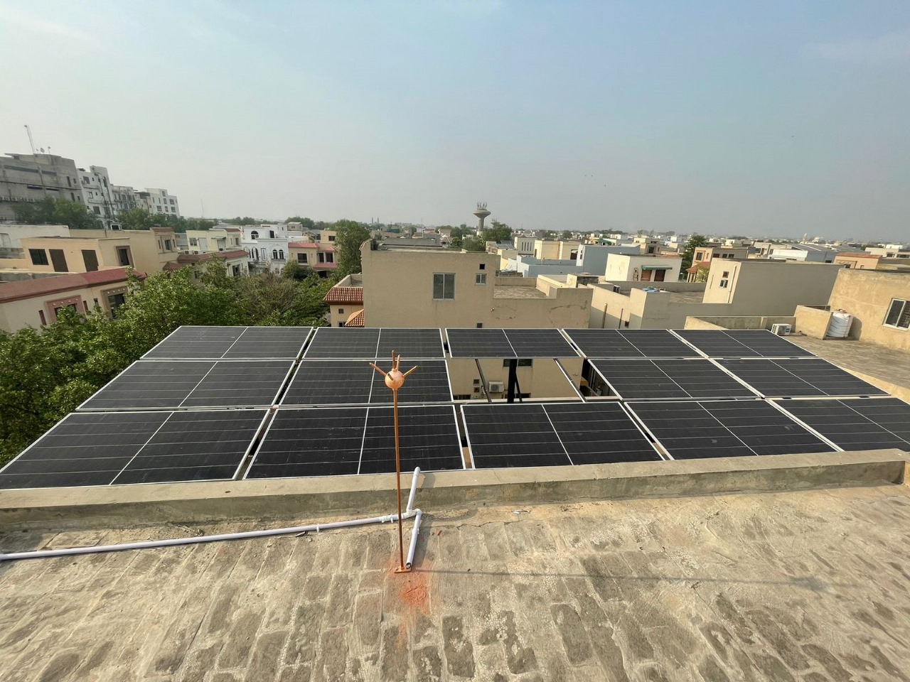 ALEEM SB 604 BAHRIA HOMES10KW ON GRID SOLAR SYSTEM10KW ON GRID INVERTER GROWATT10KW LONGI HIMO X6 SOLAR PANELS